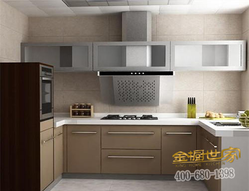 “熱脹冷縮”的 夏季氣候，我們將如何更好的保養(yǎng)整體櫥柜呢？